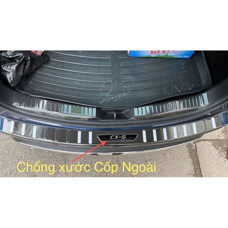 Ốp bậc cửa, nẹp bước chân, chống trầy cốp Carbon xe Mazda CX5 2018- 2019 2020 2021 2022 - vân cacbon cao cấp