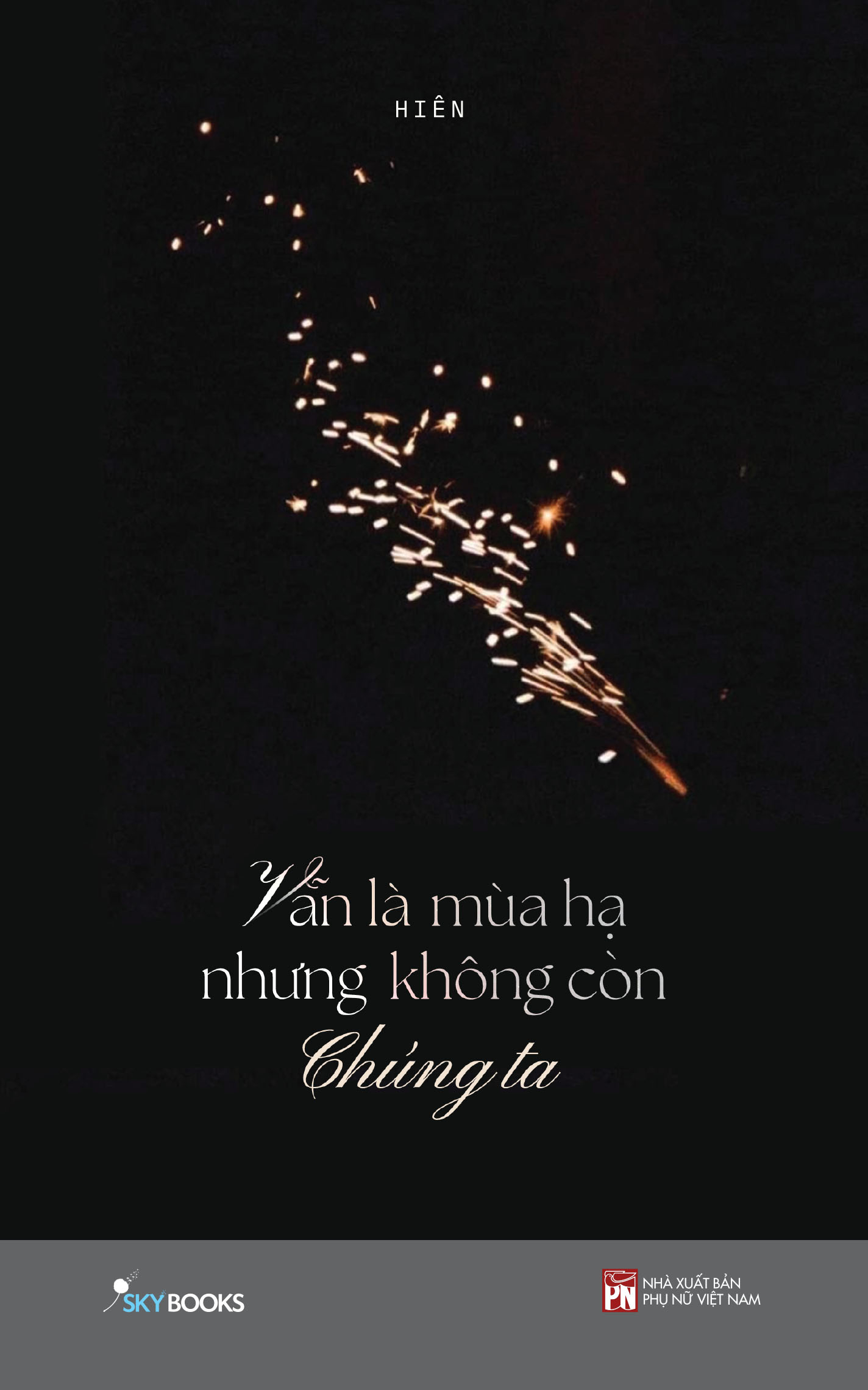 Combo Vẻ Đẹp Của Sự Cô Đơn + Vẫn Là Mùa Hạ Nhưng Không Còn Chúng Ta (Bộ 2 Cuốn) - AZ