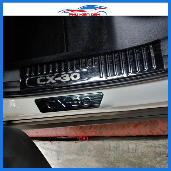 Ốp bậc cửa, nẹp bước chân trong ngoài Mazda CX30 CX-30 2021-2022-2023 vân Titan chống trầy bảo vệ trang trí xe
