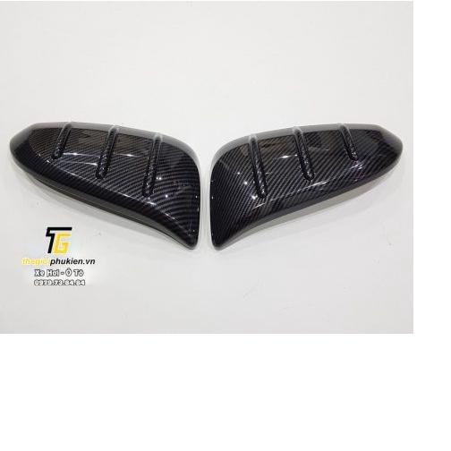Bộ ốp gương chiếu hậu Toyota Innova 2017-2021, Fortuner 2017-2021 vân Carbon cap cấp