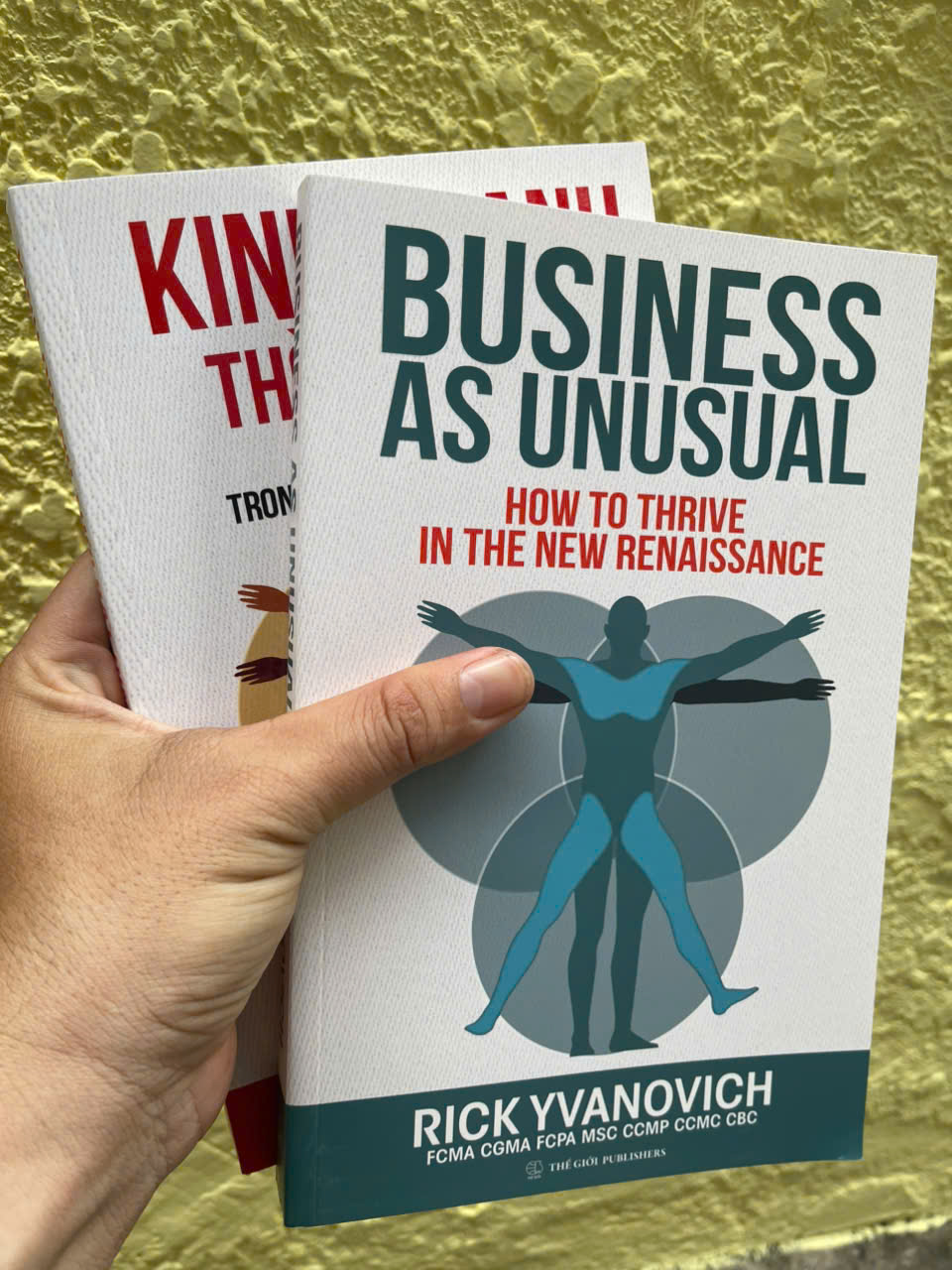 Combo Kinh Doanh Thời Bất Định và Business As Unusual - How To Thrive In The New Renaissance ( 2 cuốn - bản tiếng Việt + tiếng Anh ) - Phục Hưng Books
