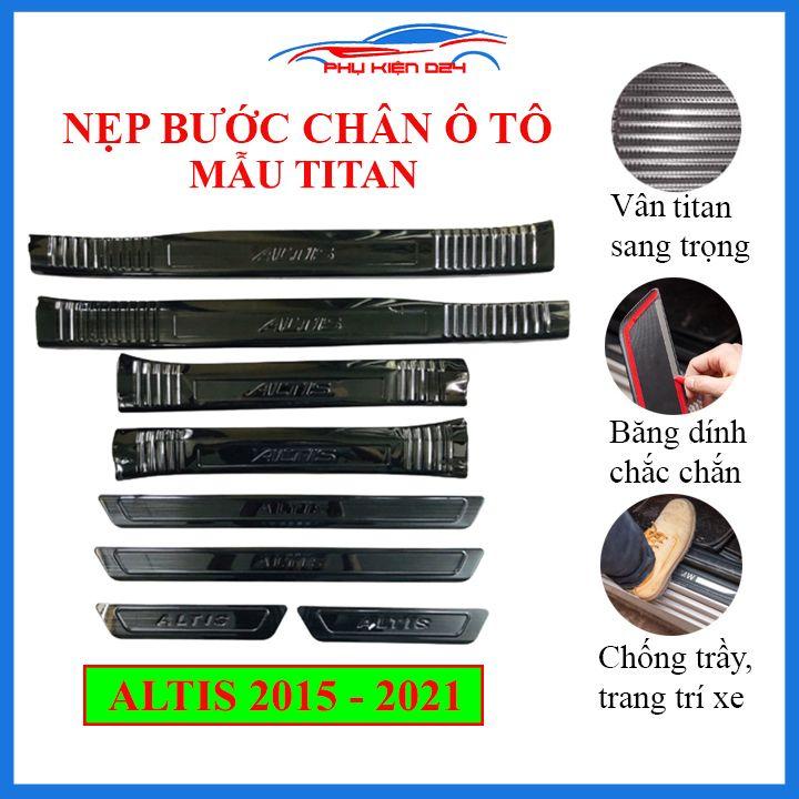 Bộ ốp bậc cửa trong ngoài nẹp bước chân Altis 2014-2015-2016-2017-2018-2019-2020-2021 vân Titan chống trầy trang trí xe