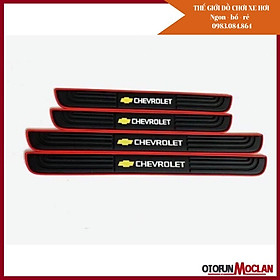 Nẹp bước chân cao su chống xước xe chevrolet - bộ 4 miếng cao su chống trơn trượt