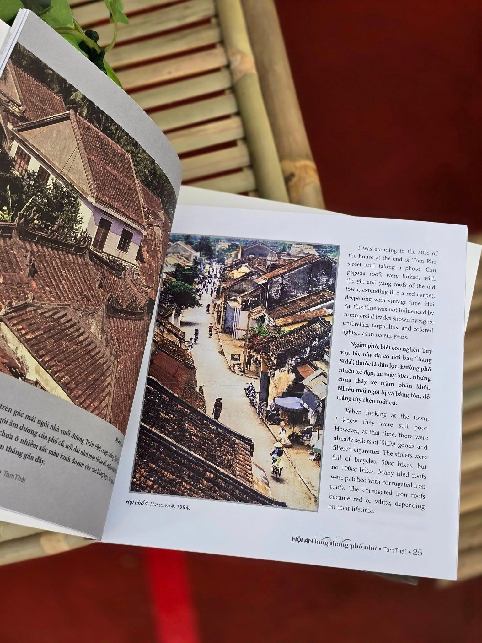 Sách - Hội An Lang Thang Phố Nhớ-Hình Ảnh Và Ký Ức - HoiAn Wandering Through The Town Of Memories-Art Photos And Memory Notes