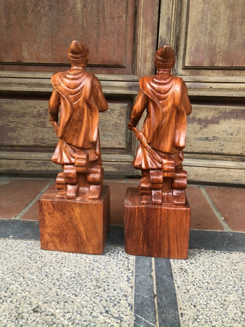 Tượng trần quốc tuấn ( Trần hưng đạo vương ) nhà quân sự lỗi lạc kt cao 70×22×17cm