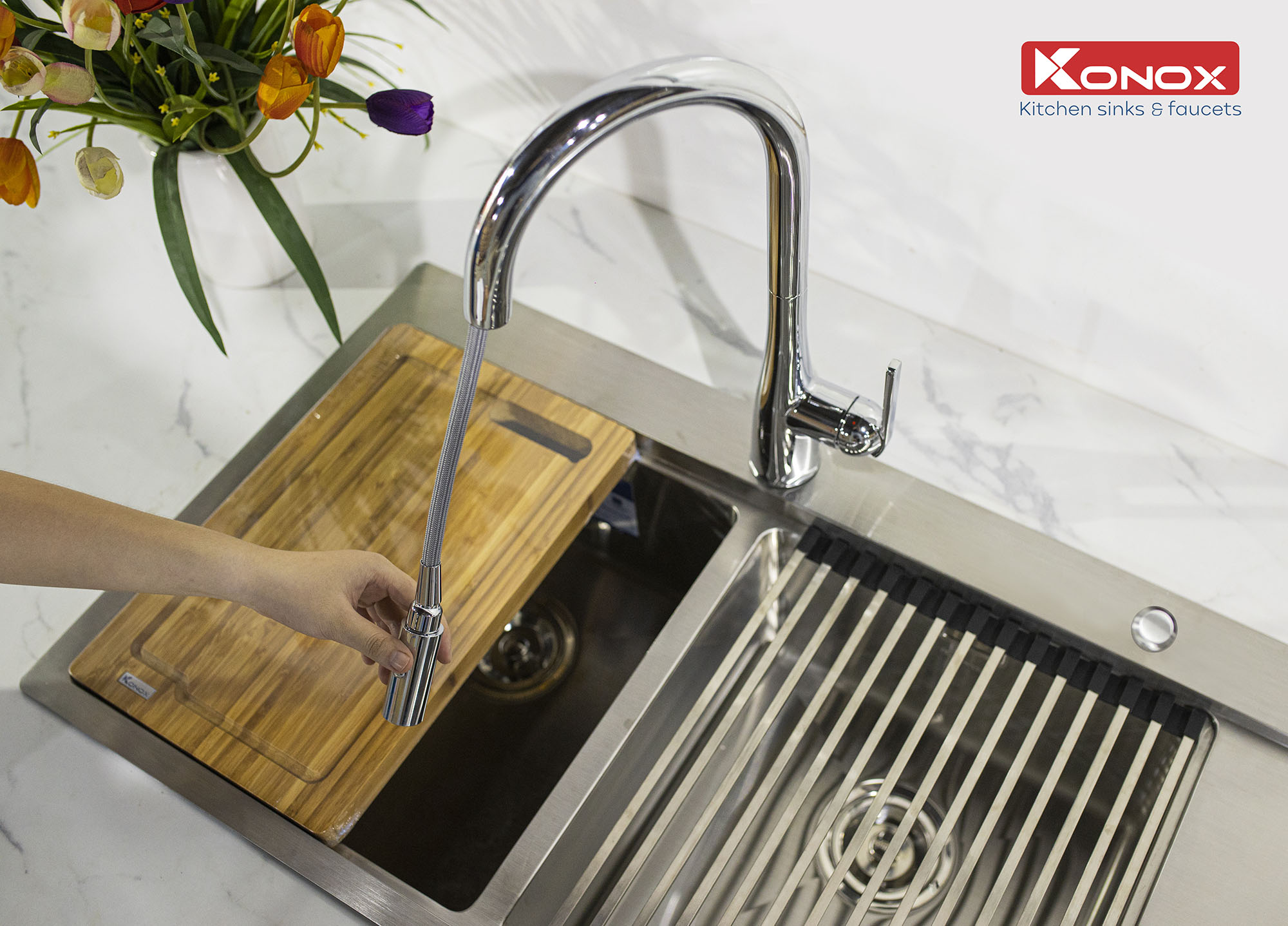 Vòi rửa bát rút dây Konox, Granite Series, Model Curva, 3 màu, Hàng chính hãng