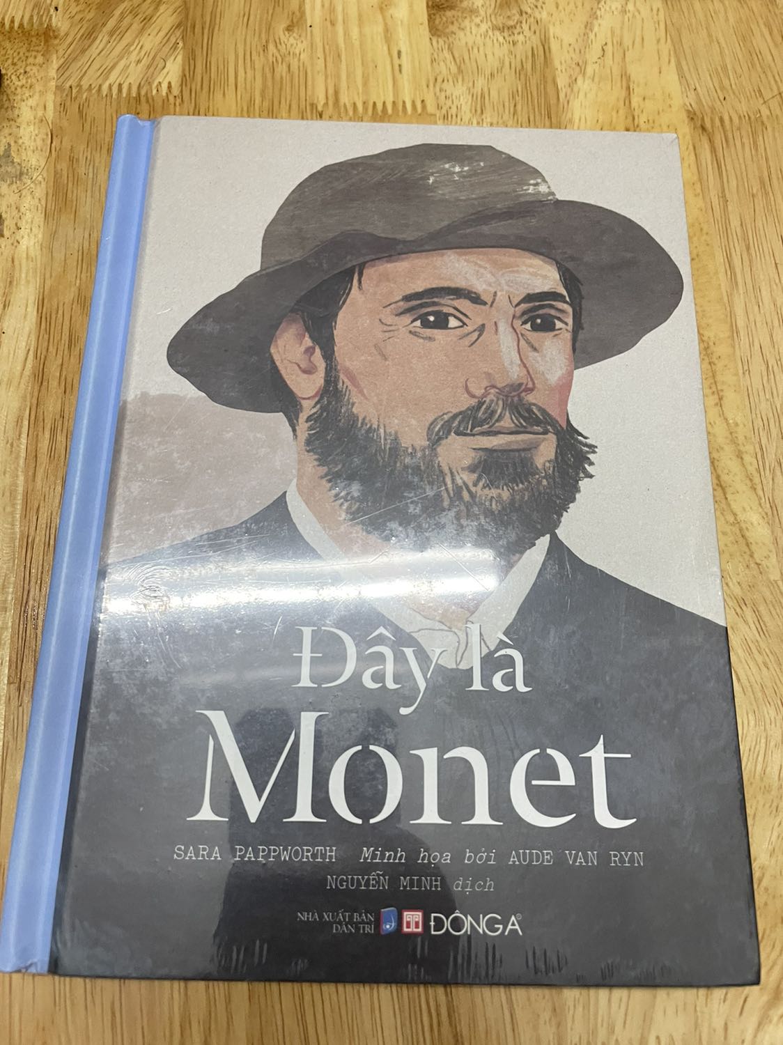 Combo 2 Cuốn Sách Về Cuộc Đời Và Sự Nghiệp Thăng Trầm Của Claude Monet: Đây Là Monet + Claude Monet