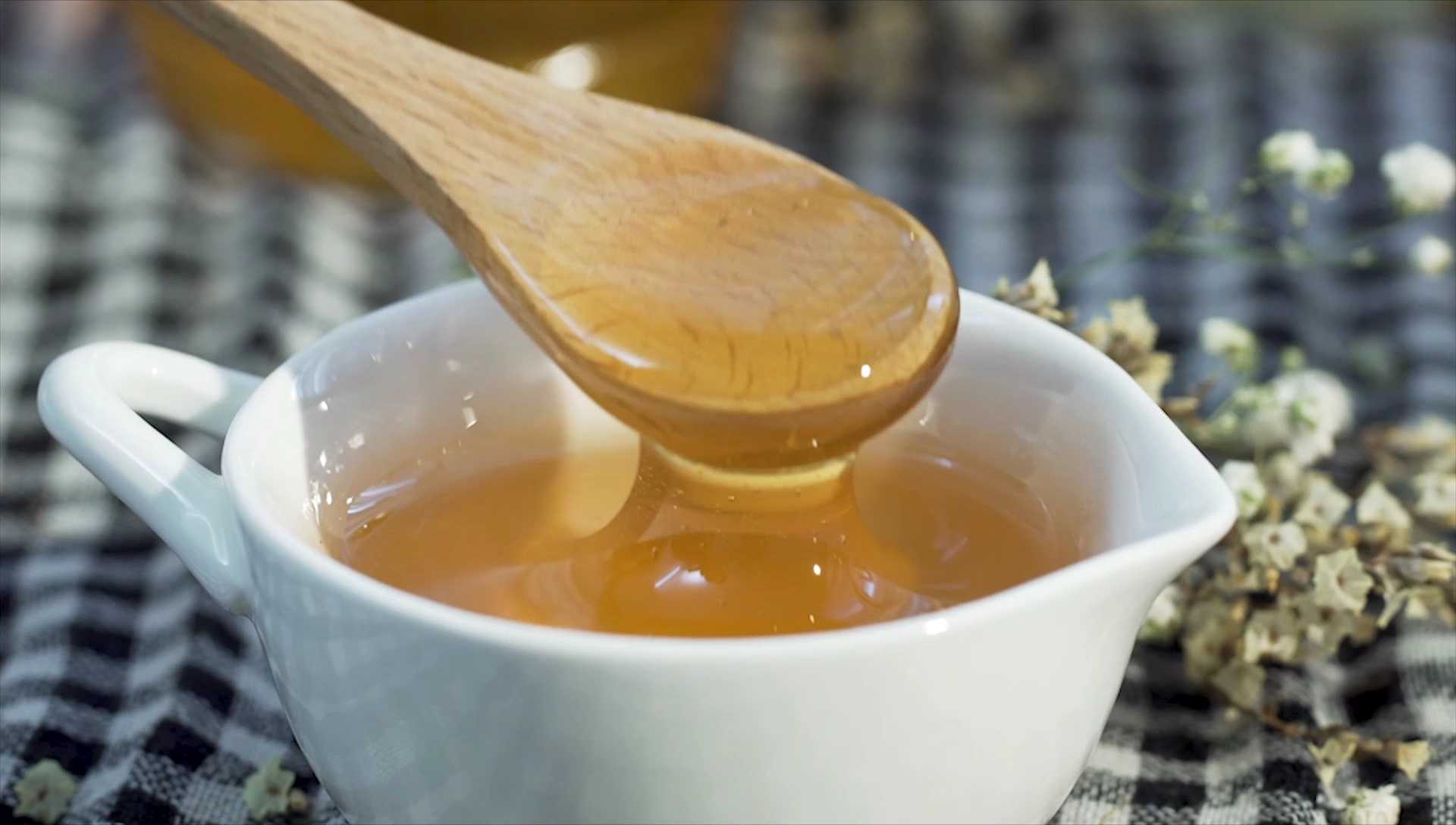 Mật ong rừng Tây Bắc Phúc Khang 140G - Thu hoạch tự nhiên - Nguyên chất - Không nhiễm hóa chất , Kháng sinh , Kim loại nặng , Chất bảo vệ thực vật - Tặng hộp trà sâm hàn quốc 10 gói khi mua từ 3 hũ