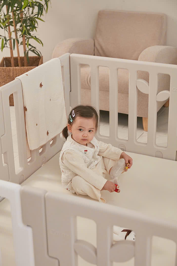 Leaf Babyroom Circle - Hàng rào chắn / Quây cũi nhựa kiểu dáng hình chiếc lá bảo vệ an toàn cho bé Sản Xuất tại Hàn Quốc