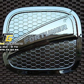 Ốp nắp bình xăng Toyota Fortuner 2019-2021 mạ Crom