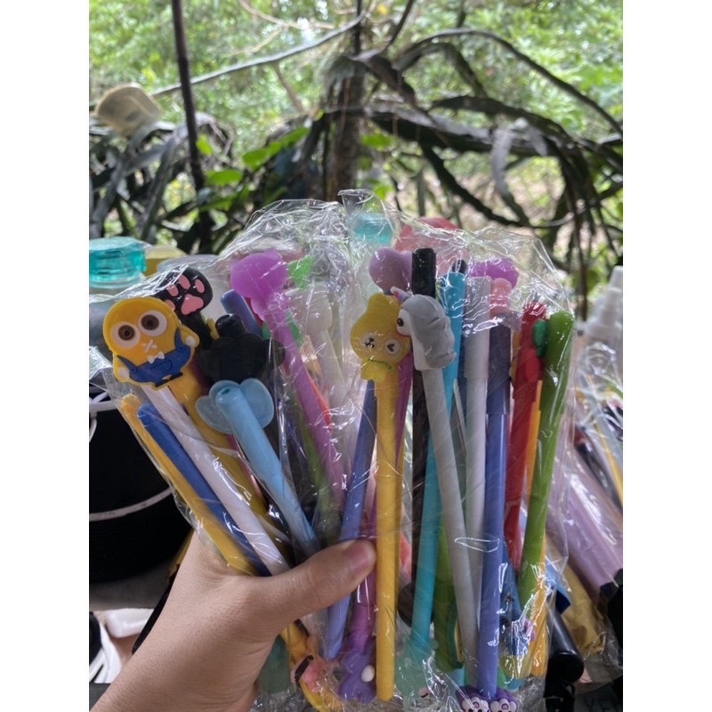 Túi 20 cây bút bi hình thú cho bé , kèm túi zip ,nhiều màu sắc ,ngộ nghĩnh ,xinh xắn ,đáng yêu cho bé tha hồ lựa chọn