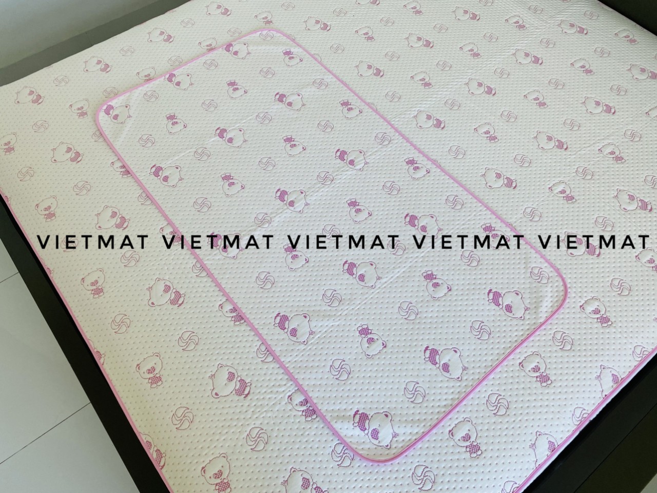 Combo 2 Tấm Lót Chống Thấm VIETMAT Màu Hồng (Size 70 x 100 cm)