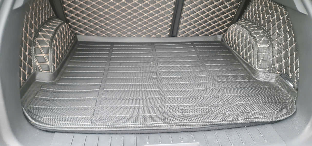 Thảm lót cốp xe ô tô Vinfast VF8 Nhãn hiệu Macsim chất liệu nhựa TPE cao cấp màu đen