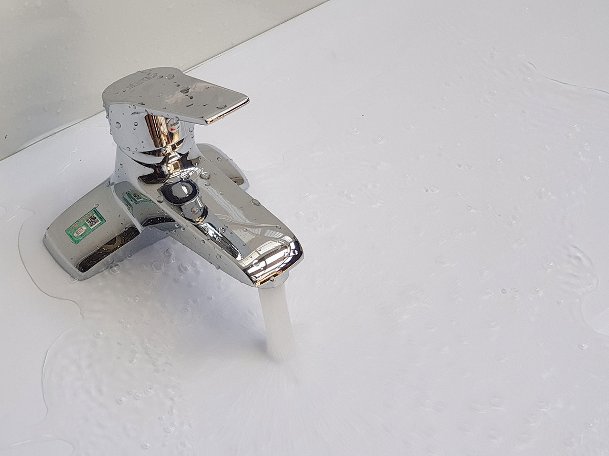 Vòi Lavabo nóng lạnh 2 chân Đồng mạ Chrome Eurolife EL-AZA03-1 (Trắng bạc)
