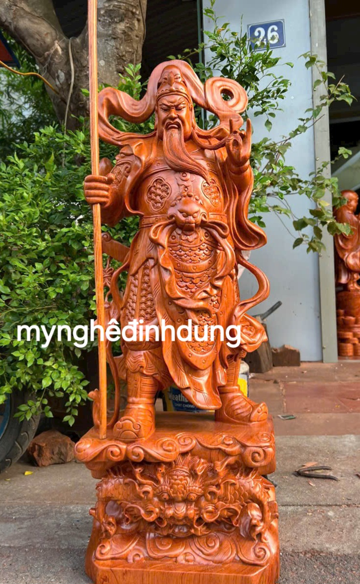 Tượng quan công trấn ải bằng gỗ hương đá vip cao 80cm
