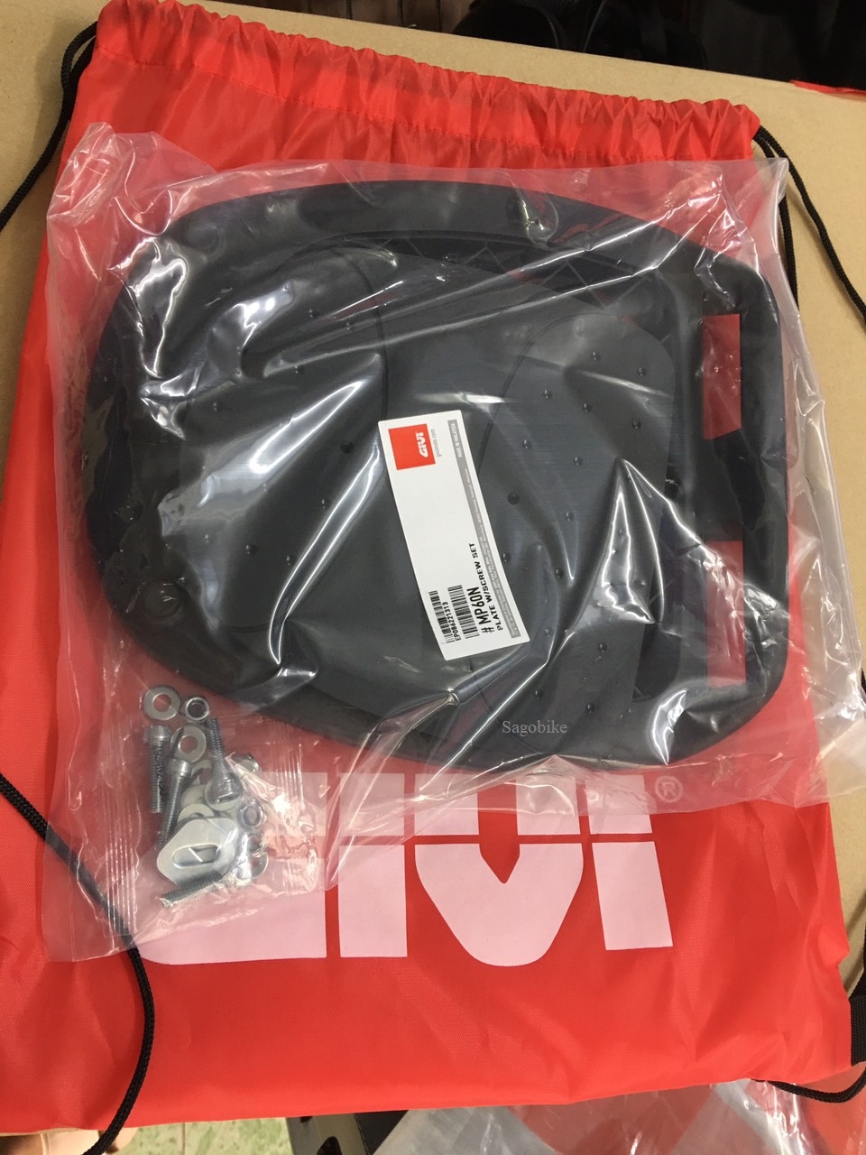 Thùng Givi C30N, kèm đế, ốc gắn, thùng gắn sau xe máy 30 lit