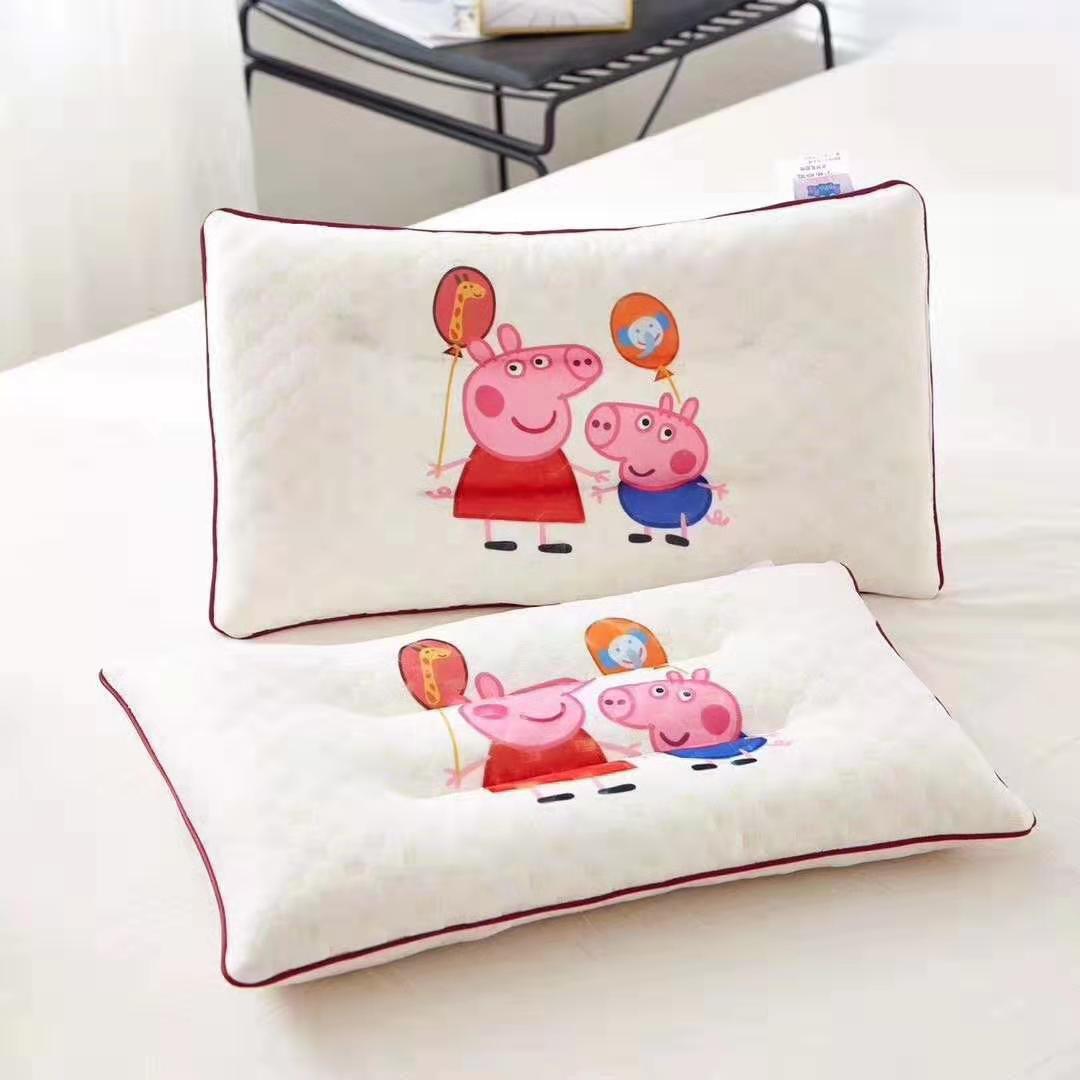 Gối cao su non giúp bé chống méo đầu, chống ngạt, kích thước 30x50cm- vỏ gối họa tiết dễ thương, giao ngẫu nhiên