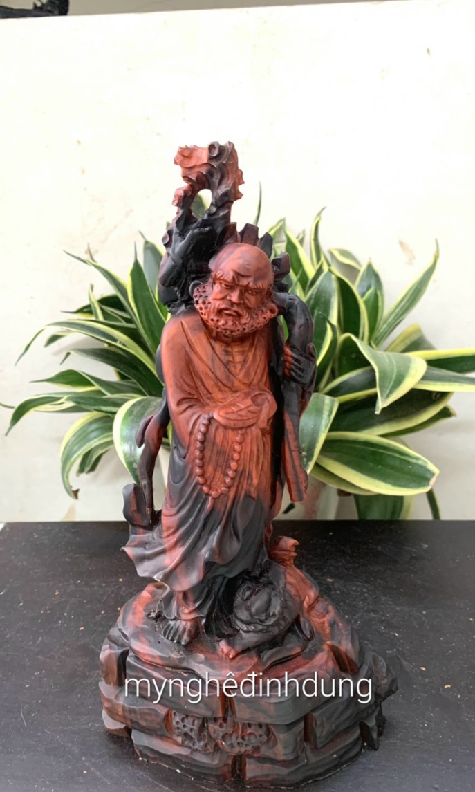 Tượng đạt ma sư tổ bằng gỗ trắc đỏ đen kt cao 20cm