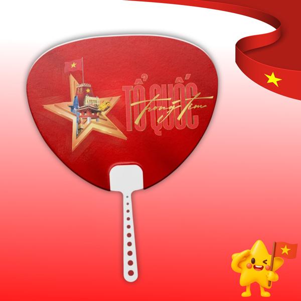Quạt Nhựa Cầm Tay A80 - Tổ Quốc Trong Tim - 24 cm