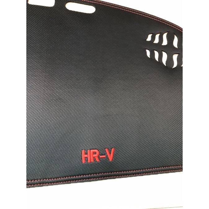 Thảm taplo xe honda HRV 2022 2023 da vân cabon chống trượt, chống nóng cao cấp