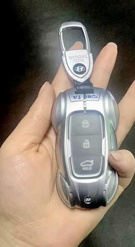 Vỏ Ốp chìa khóa hình Siêu Xe ô tô Hyundai Kona, Accent, Elantra, Santafe loại 3 và 4 nút bấm