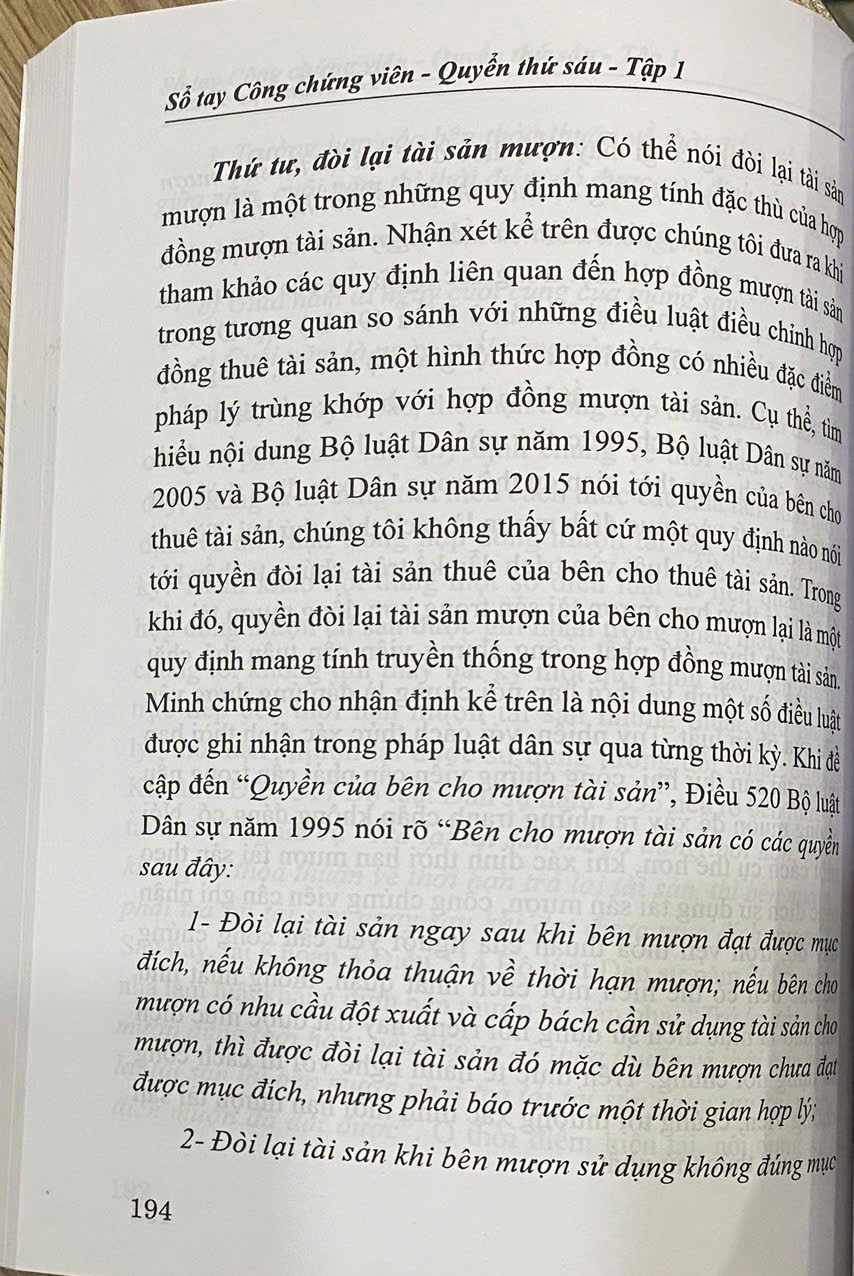 Combo: Sổ Tay Công Chứng Viên - Những Vấn Đề Cần Lưu Ý Khi Công Chứng Một Số Loại Giao Dịch Khác ( Tập 1+ 2 )