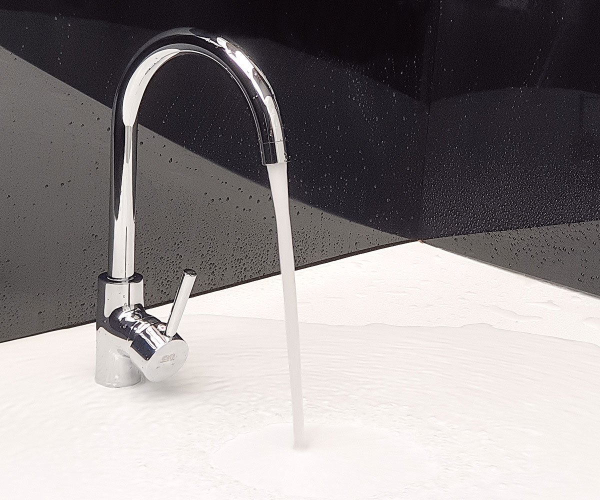 Vòi rửa chén nóng lạnh Đồng mạ Chrome Eurolife EL-KM01 (Trắng bạc)