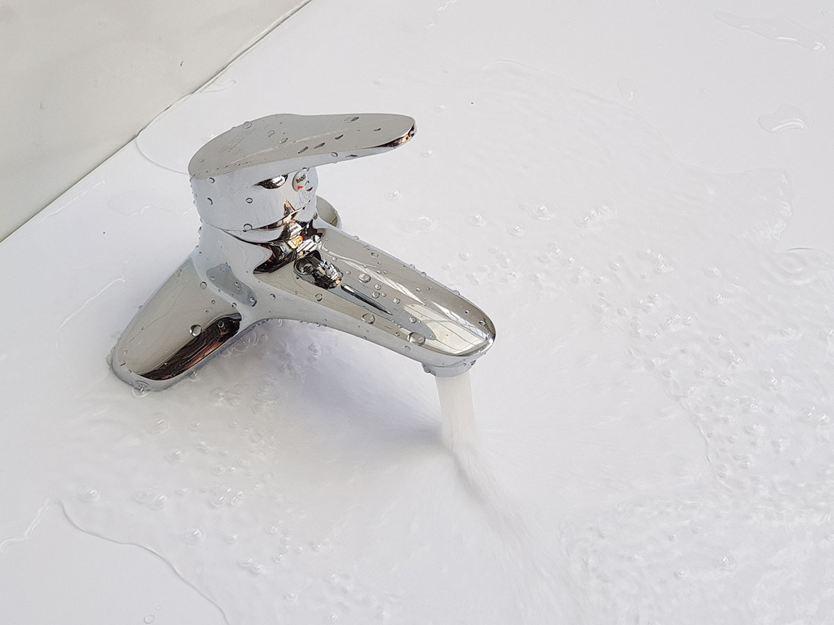 Vòi Lavabo 2 chân nóng lạnh Đồng mạ Chrome Eurolife EL-LOT03-1 (Trắng bạc)