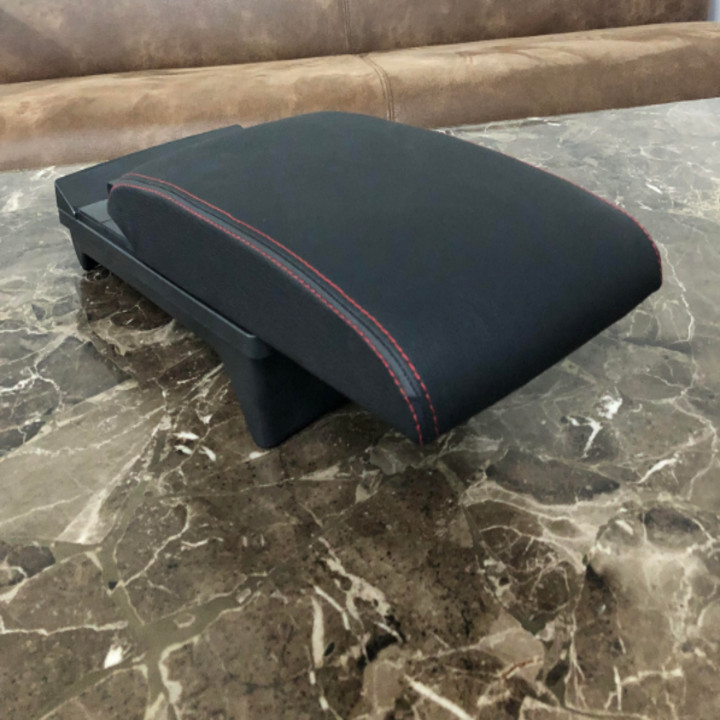 Hộp tỳ tay ô tô Mitsubishi Xpander cao cấp tích hợp 3 cổng USB XPD-NK