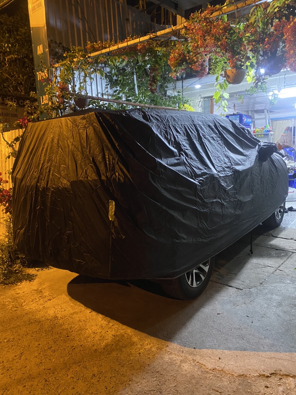 Bạt phủ ô tô Kia Sorento chất liệu Polyester - màu đen cao cấp MACSIM màu đen
