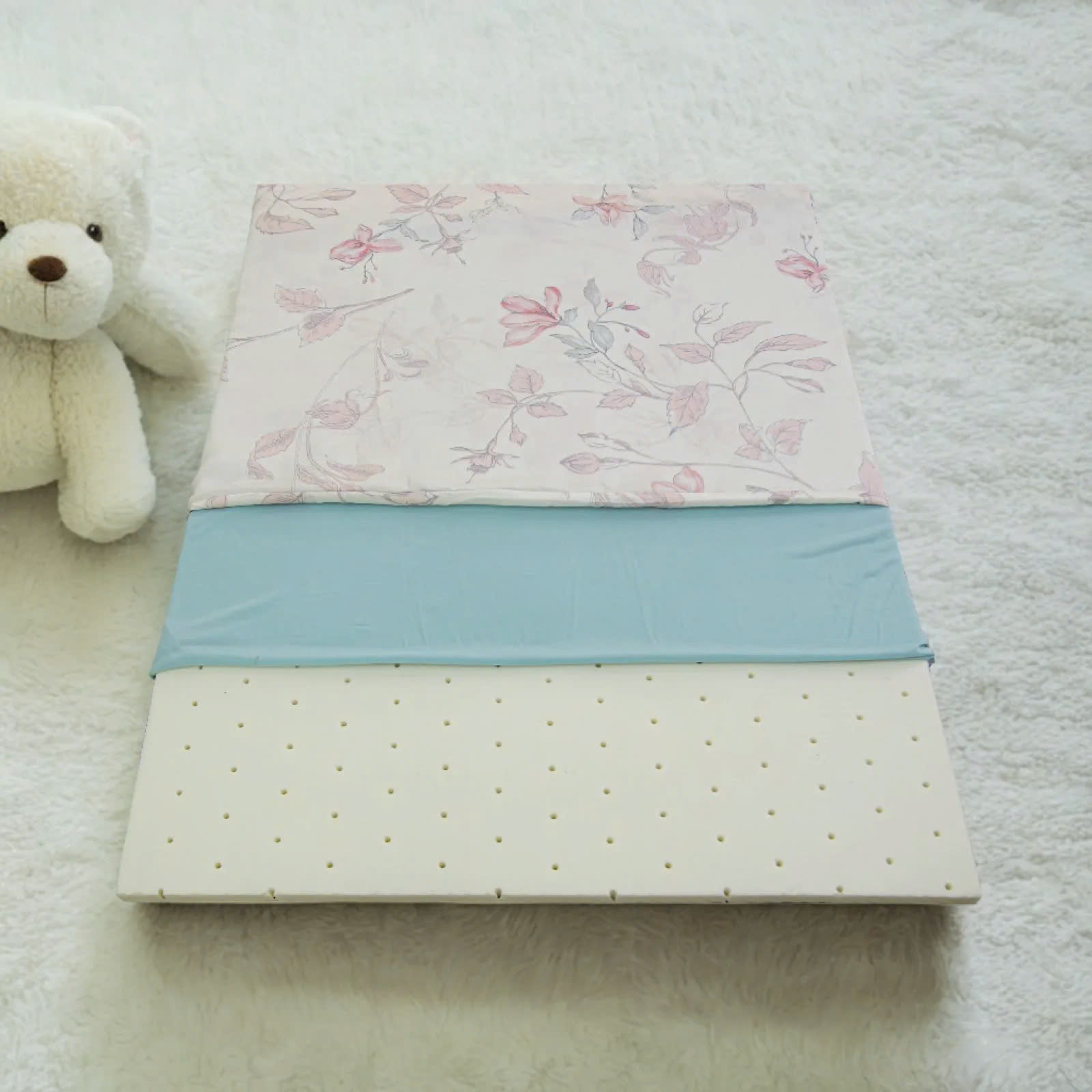 Nệm cao su thiên nhiên em bé Tatana Baby Care- Độ cao 2cm-Dành cho bé đi học hoặc sơ sinh-Màu ngẫu nhiên