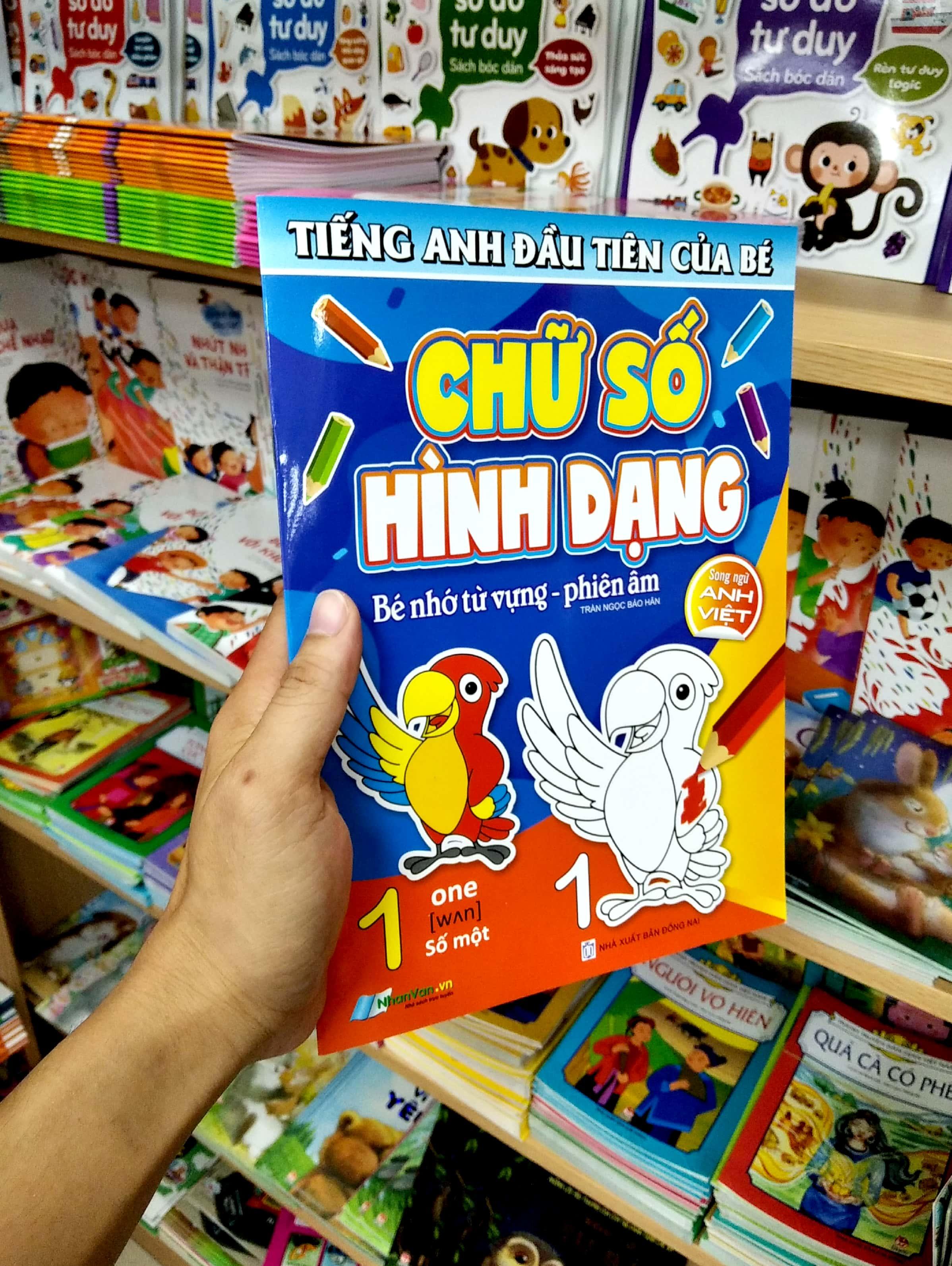 Tiếng Anh Đầu Tiên Của Bé - Chữ Số Hình Dạng (Song Ngữ Anh Việt)