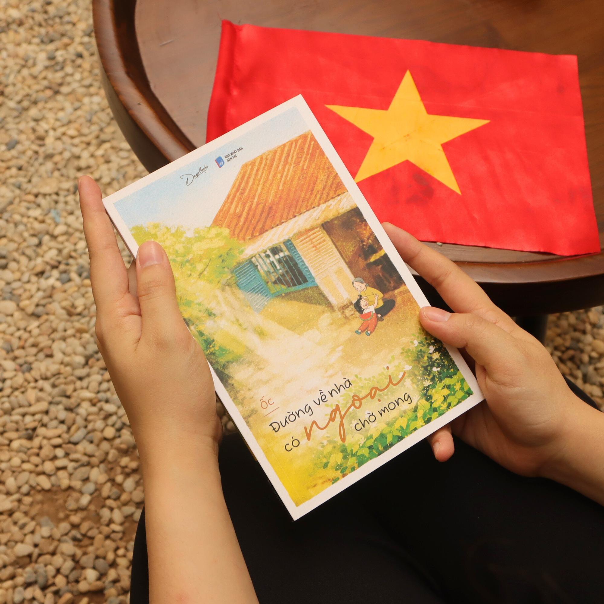 Đường Về Nhà Có Ngoại Chờ Mong