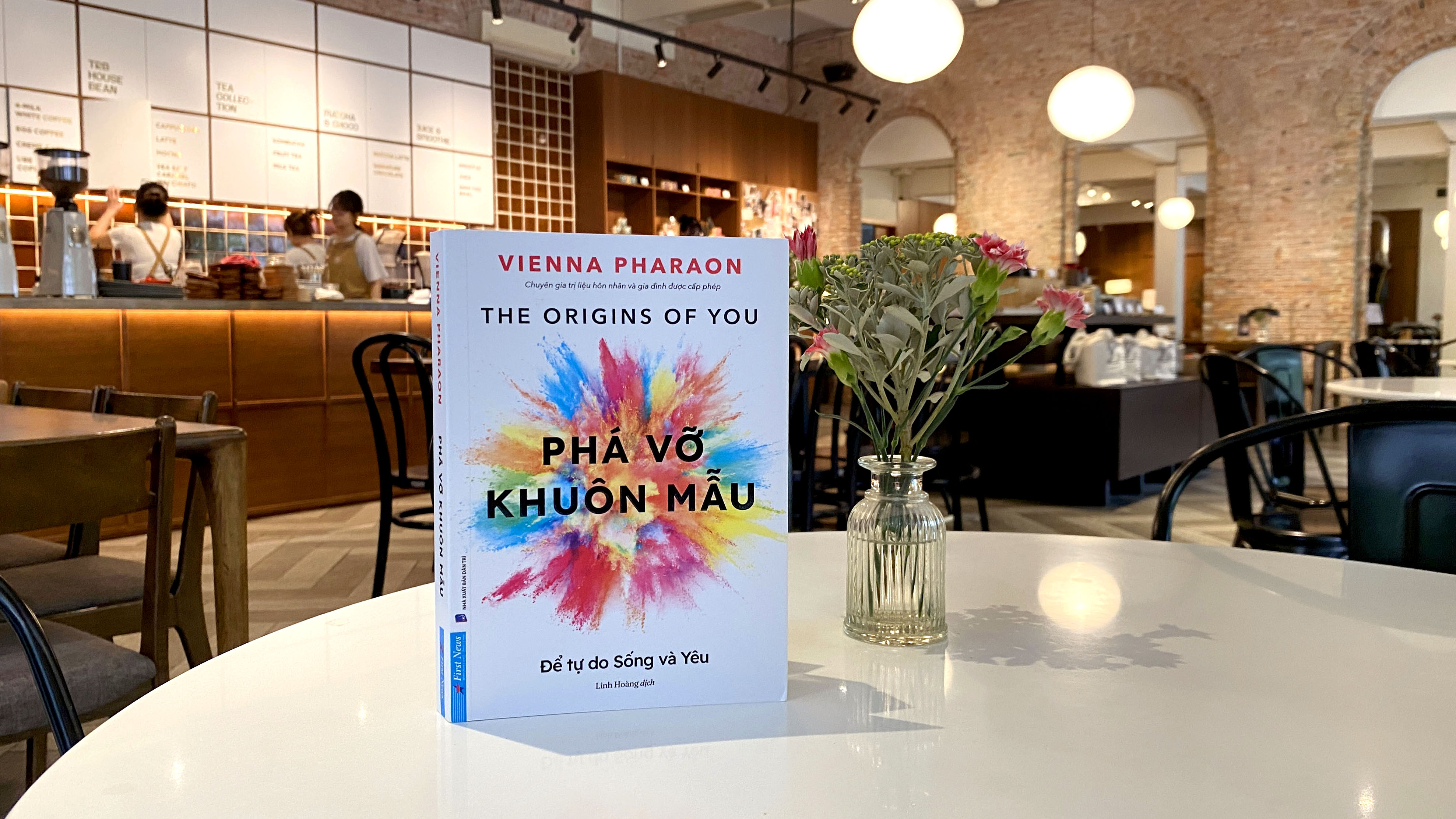 Phá Vỡ Khuôn Mẫu