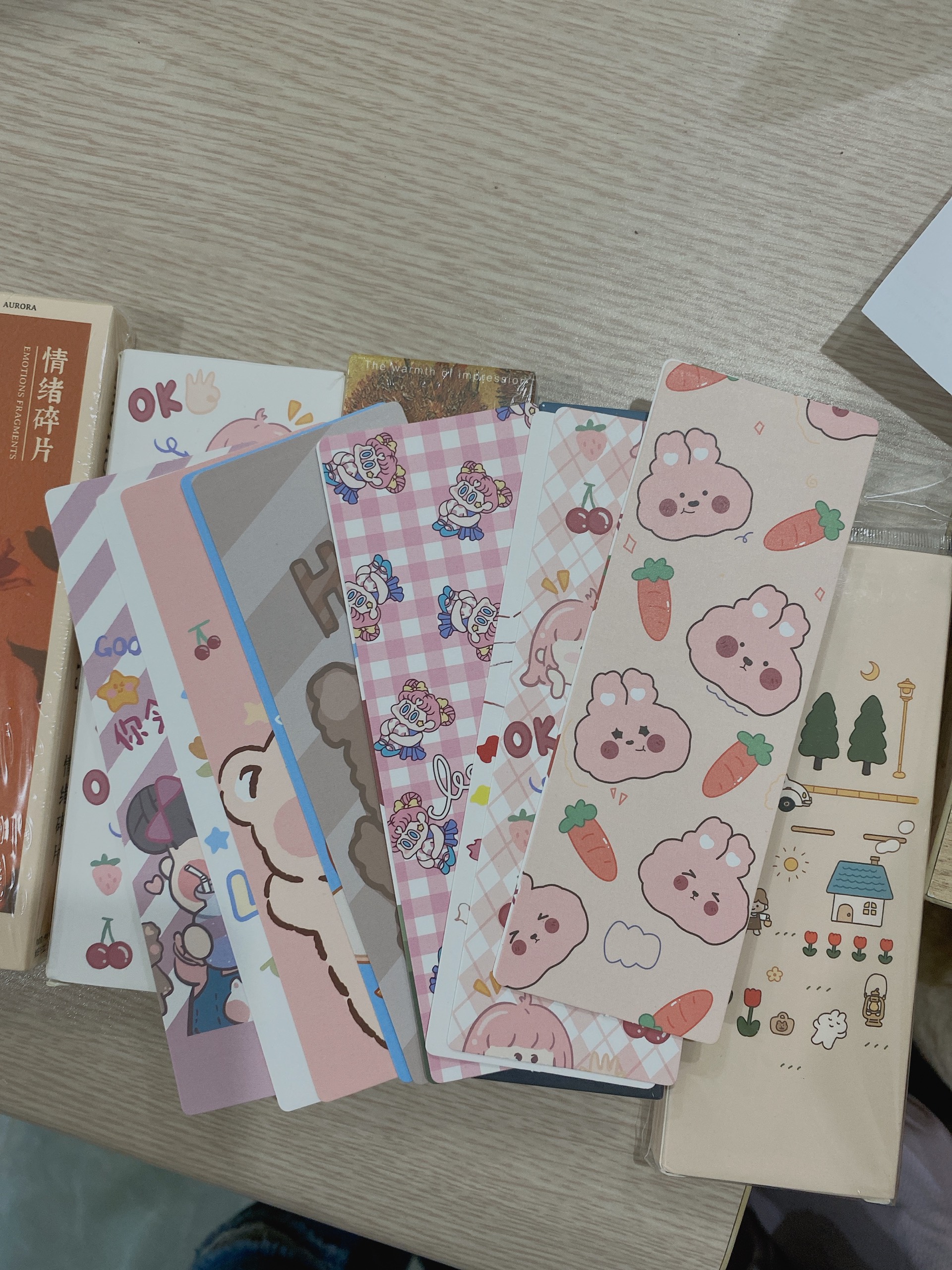 Sách AZ - Hai Mặt Của Gia Đình (Tặng Bookmark)