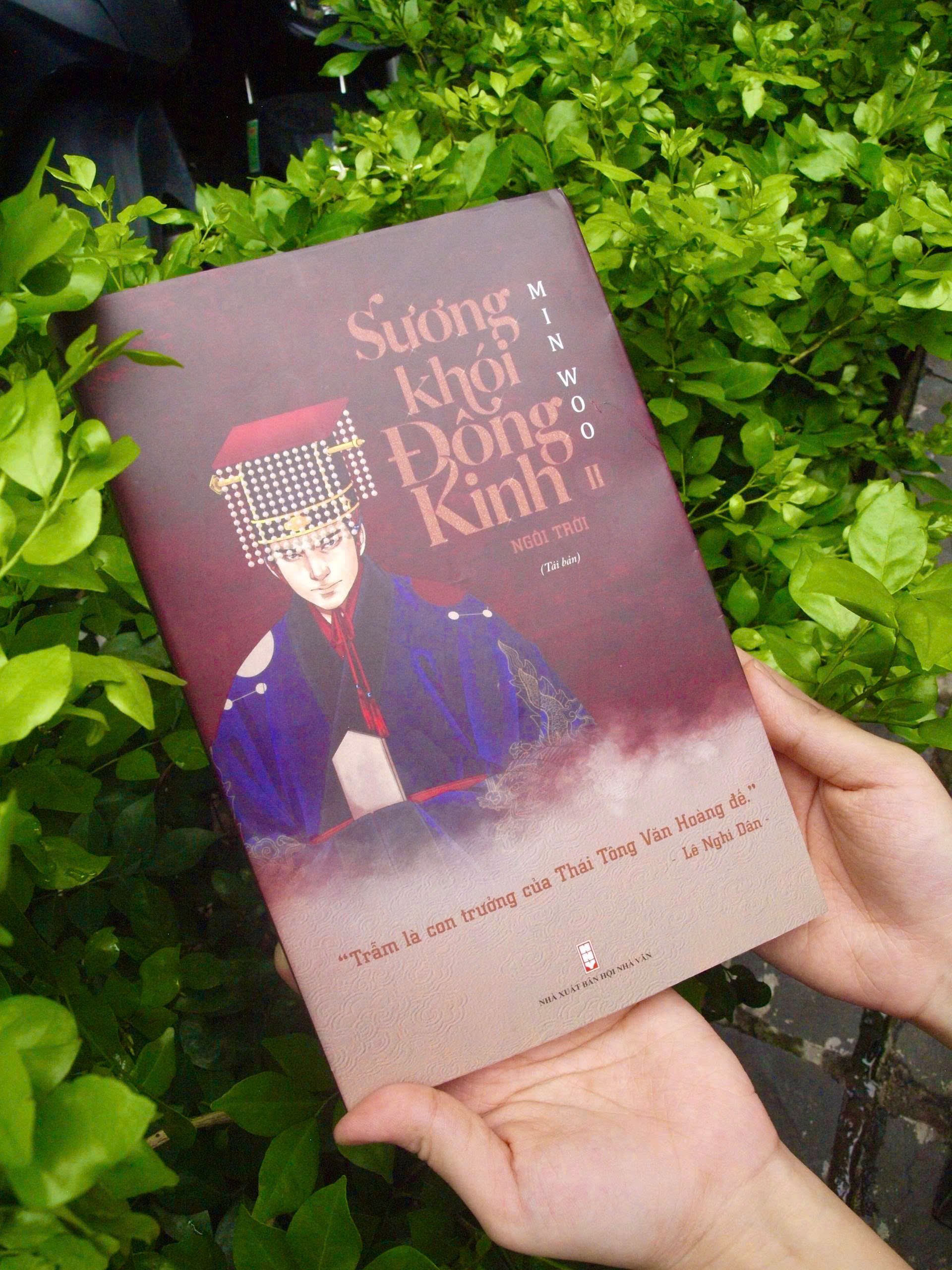 Sách - Sương khói Đông Kinh - Quyển 2: Ngôi trời (Tái bản) - Tác giả Min Woo - Trithuctrebooks - Khổ sách: 16 x 24 cm