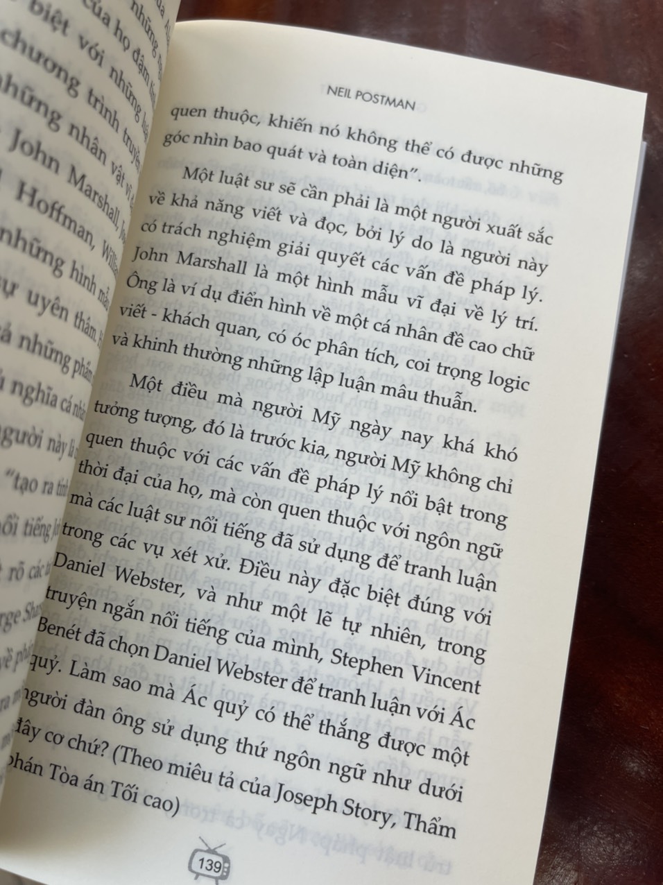 GIẢI TRÍ ĐẾN CHẾT- Tác phẩm kinh điển bán chạy nhất của bậc thầy Neil Postman – Neil Postman – Nhung Nguyễn dịch – 1980 Books – NXB Thanh Niên