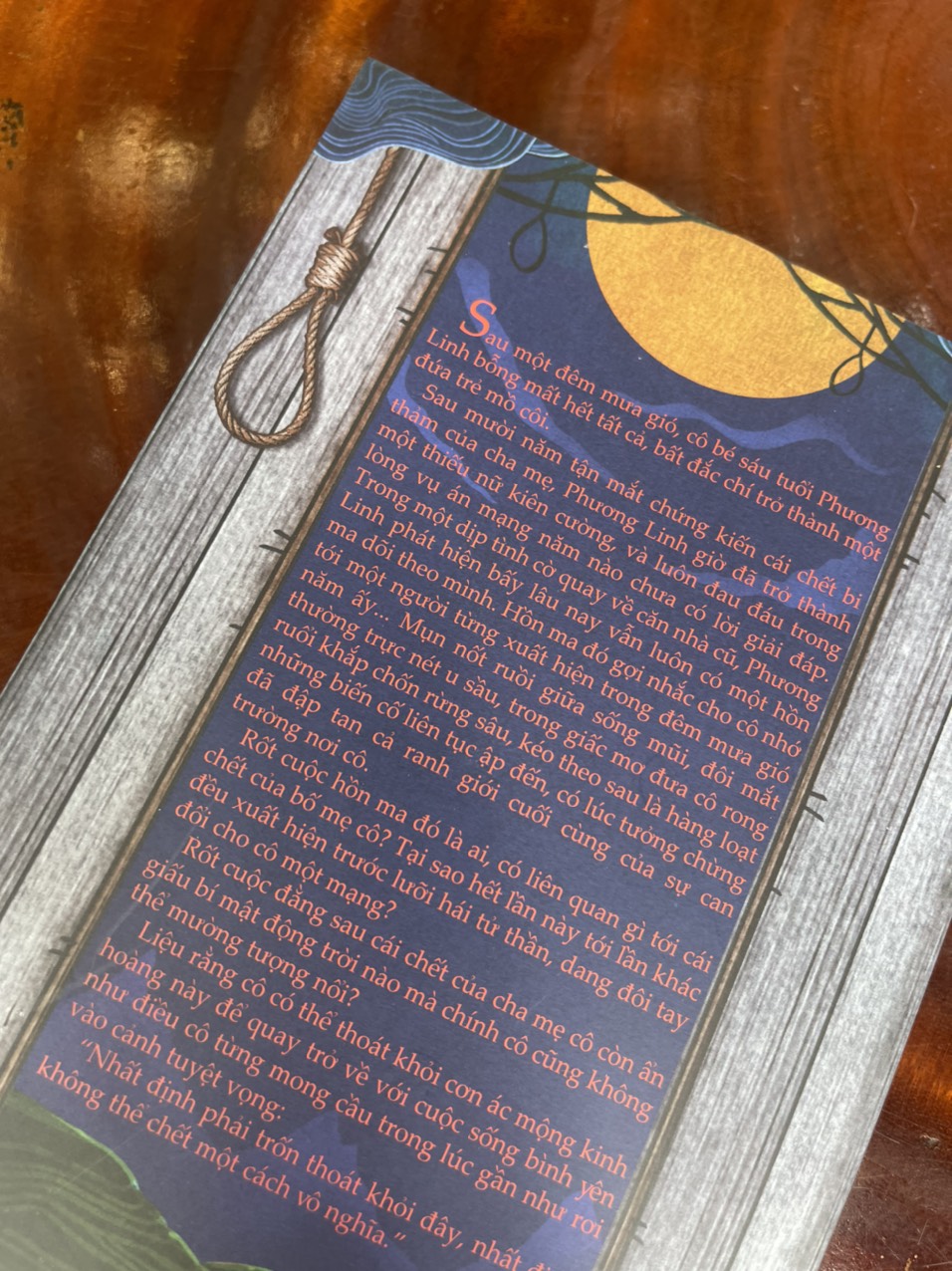 (Tặng kèm postcard) NGỦ CÙNG NGƯỜI CHẾT – Thảo Trang - NXB Phụ Nữ Việt Nam – Linh Lan Books - Bìa mềm