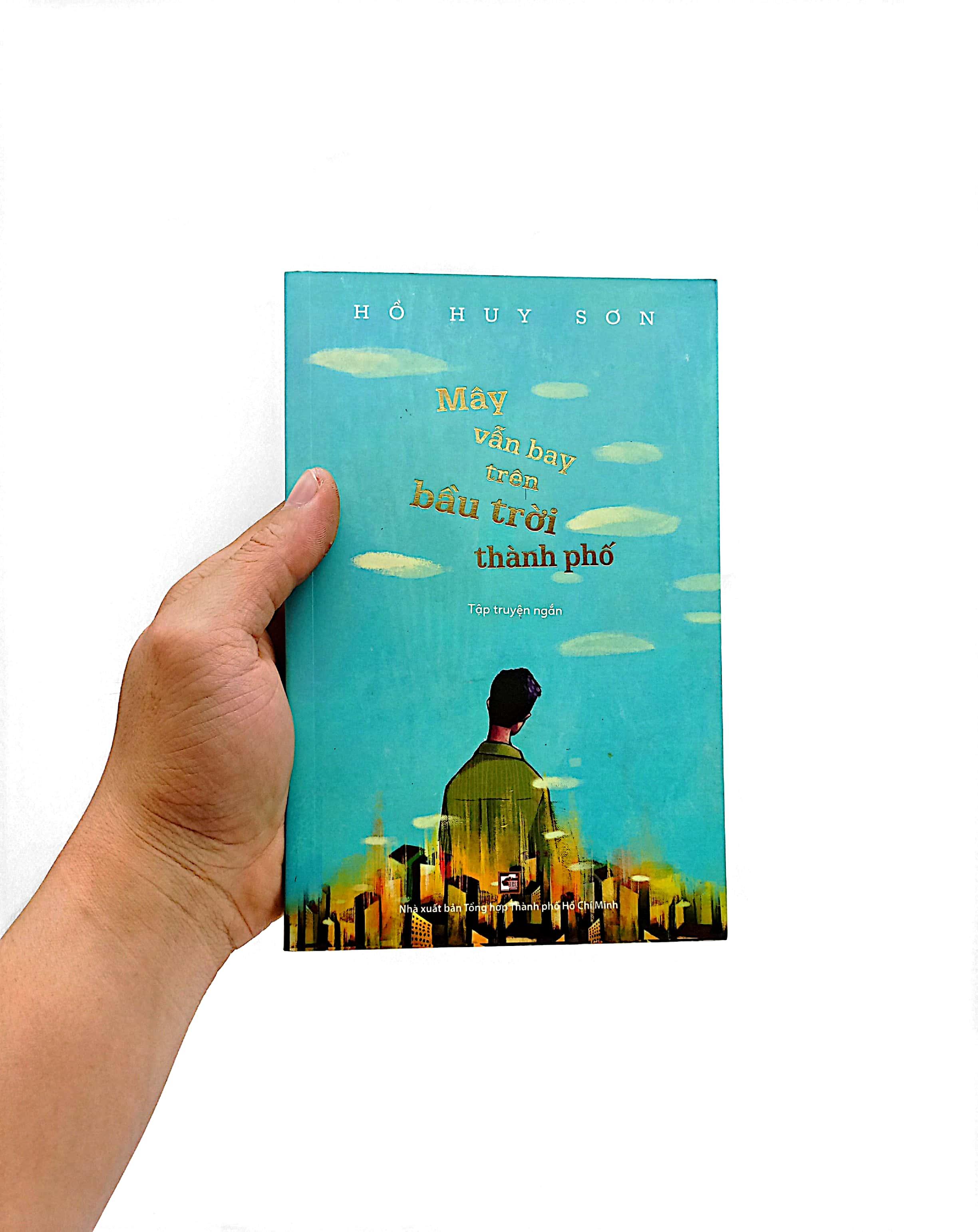 Mây Vẫn Bay Trên Bầu Trời Thành Phố (Tập Truyện Ngắn)