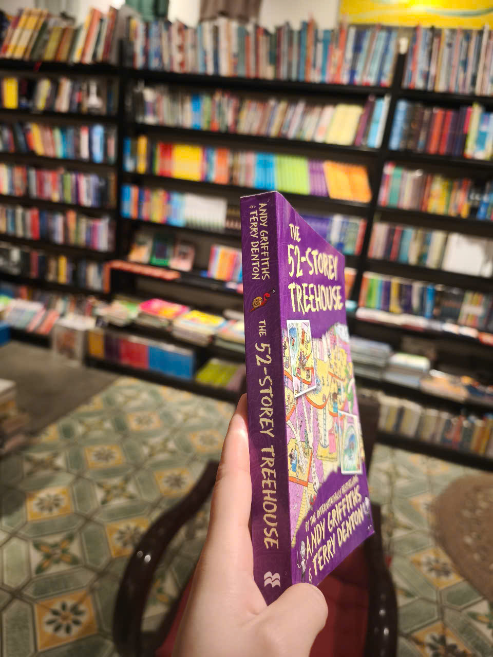 Sách - The 52-Storey Treehouse by Andy Griffiths - Sách Ngoại văn thiếu nhi