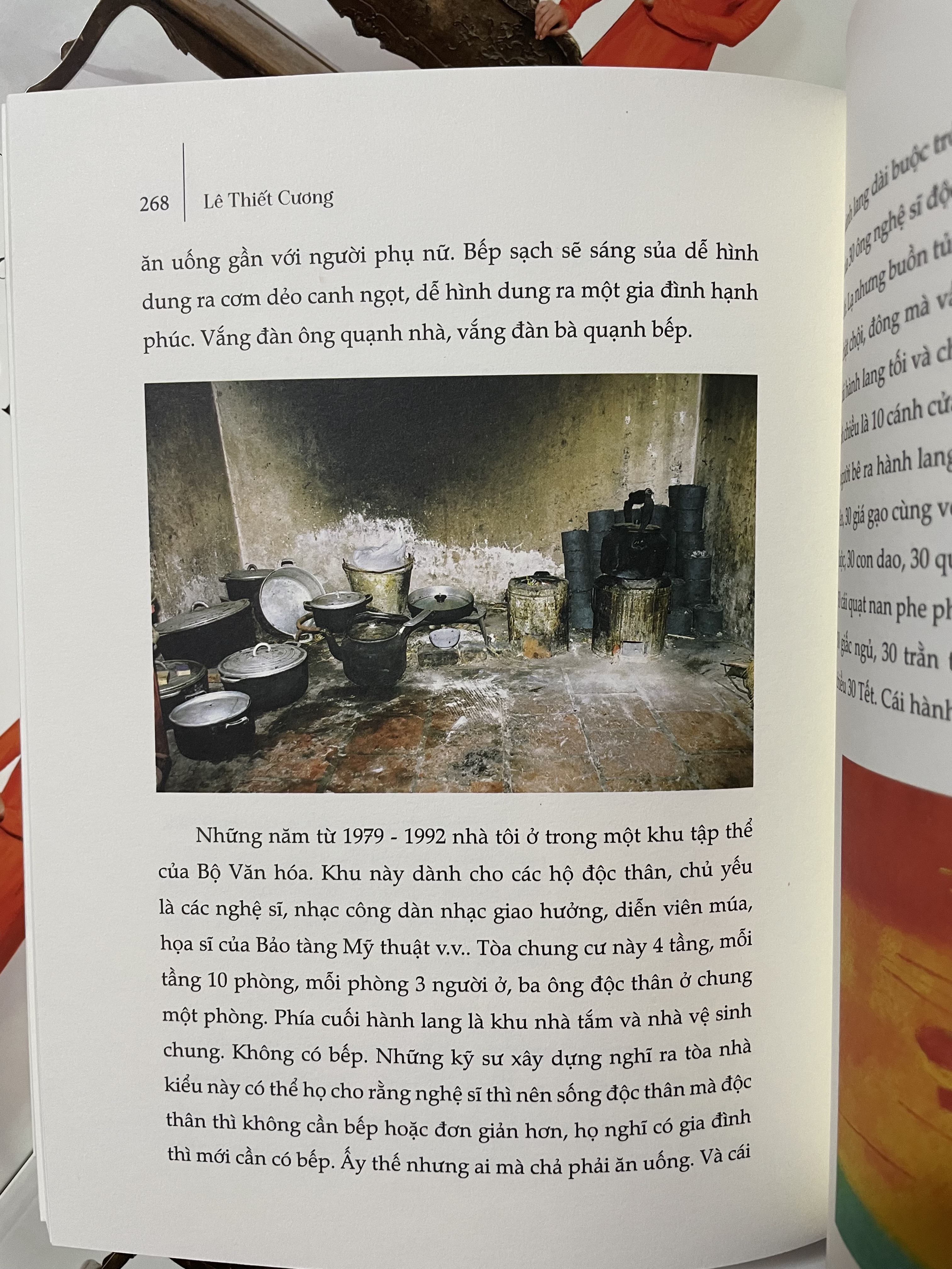 Nhà & Người (Hoạ sĩ Lê Thiết Cương)