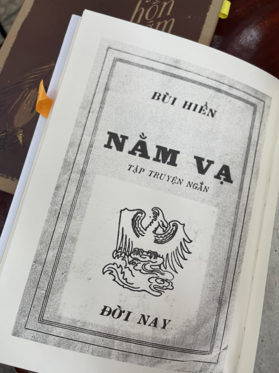(Bìa cứng giới hạn 555 cuốn) NẰM VẠ – Bùi Hiển - Nhã Nam - NXB Hội Nhà Văn