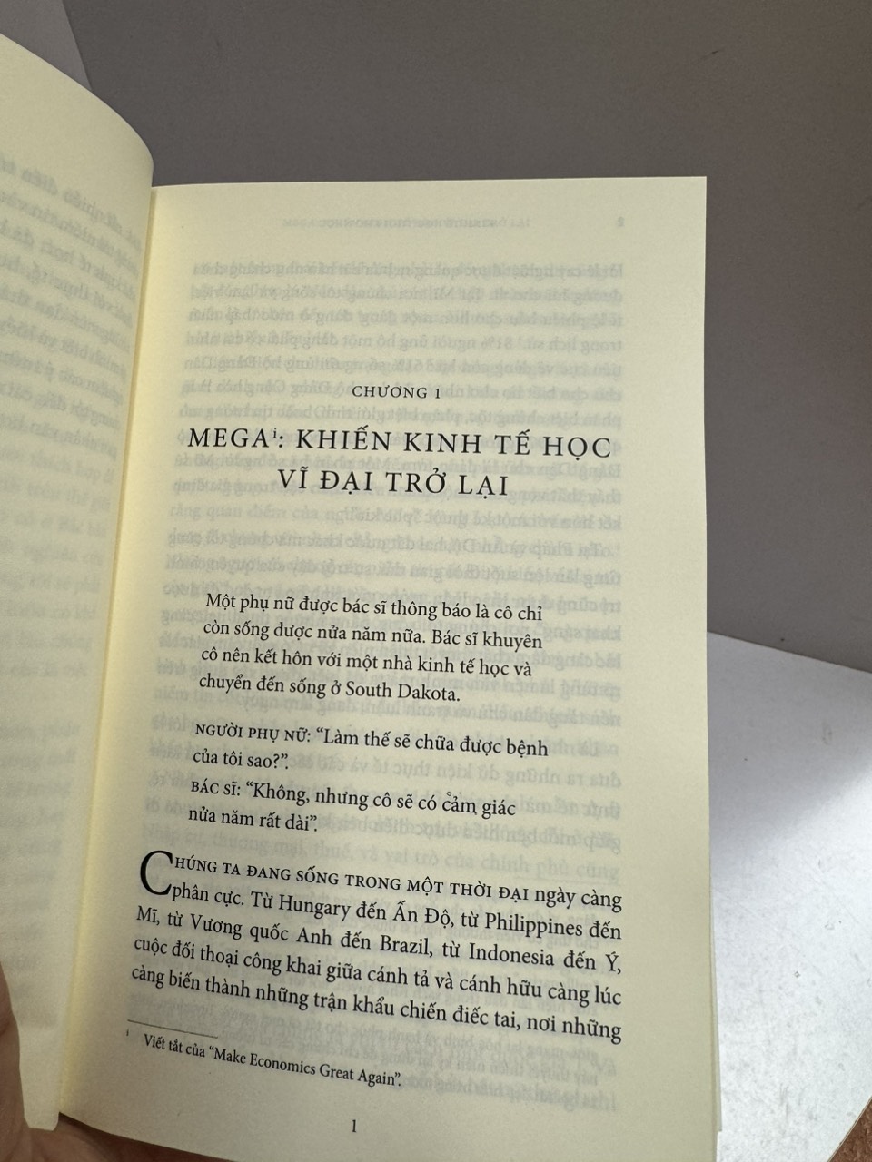 (Tác giả sách bán chạy Hiểu nghèo thoát nghèo) KINH TẾ HỌC THỜI KHÓ NHỌC - Abhijit V. Banerjee; Esther Duflo - Nguyễn Thị Kim Ngọc dịch - NXB Trẻ