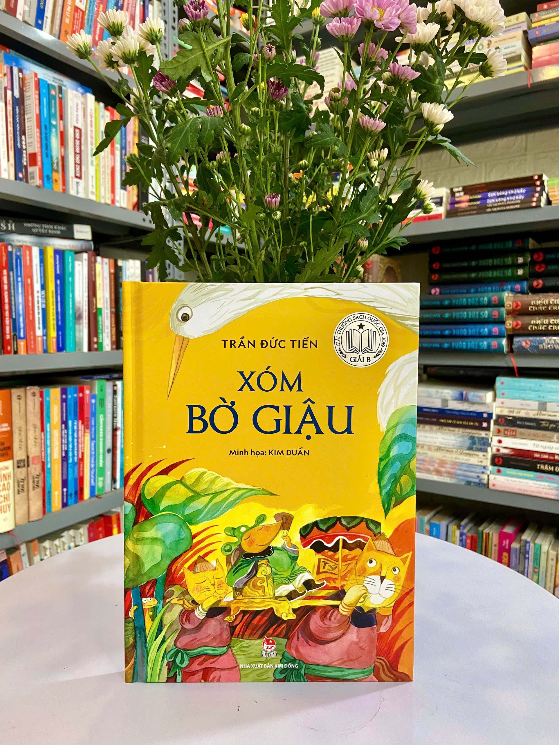 Sách - Xóm bờ giậu (bìa cứng)