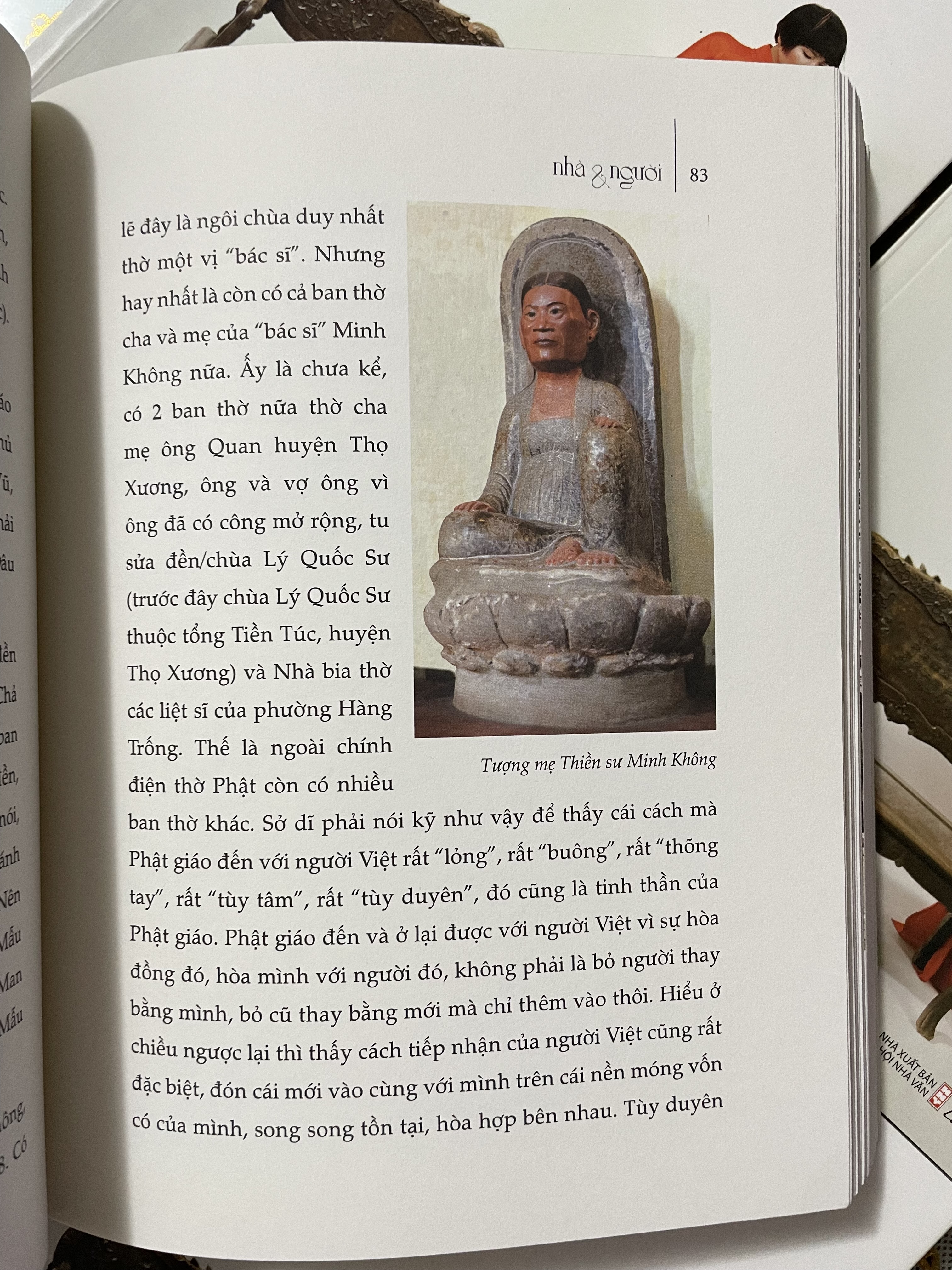 Nhà & Người (Hoạ sĩ Lê Thiết Cương)