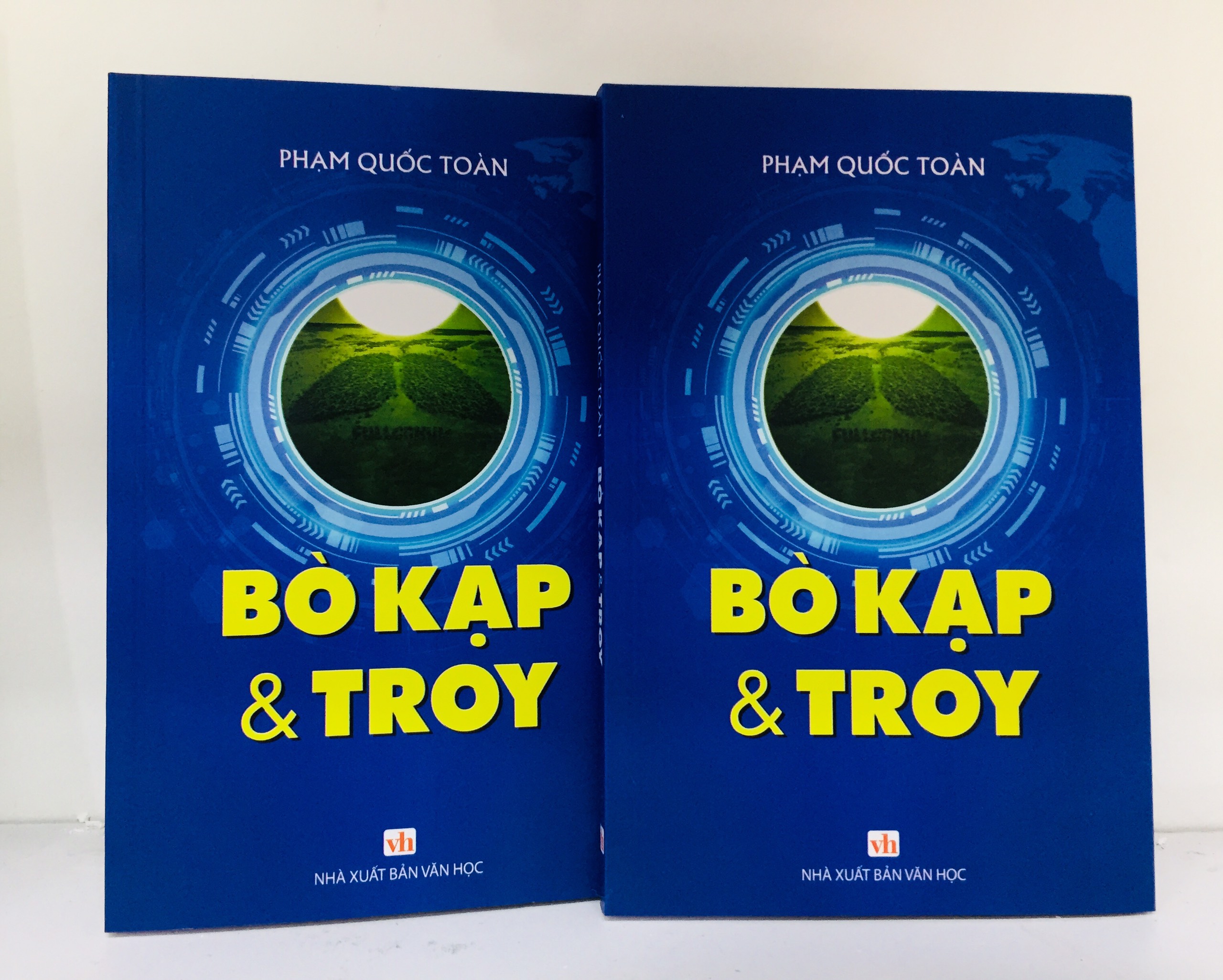 Bọ kạp & Troy